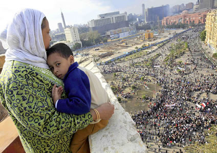 :A-mother-and-child-watch--007.jpg